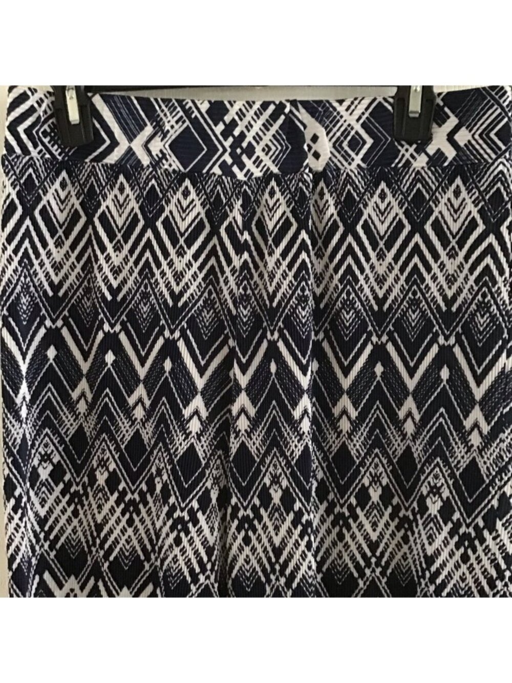 Blue and white pants size medium - Picture 2 of 2